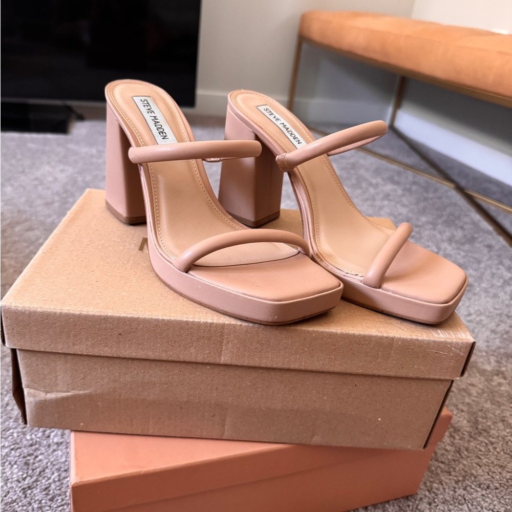 Steve Madden Tan Heels Square-Toe Minimalist Polly heels